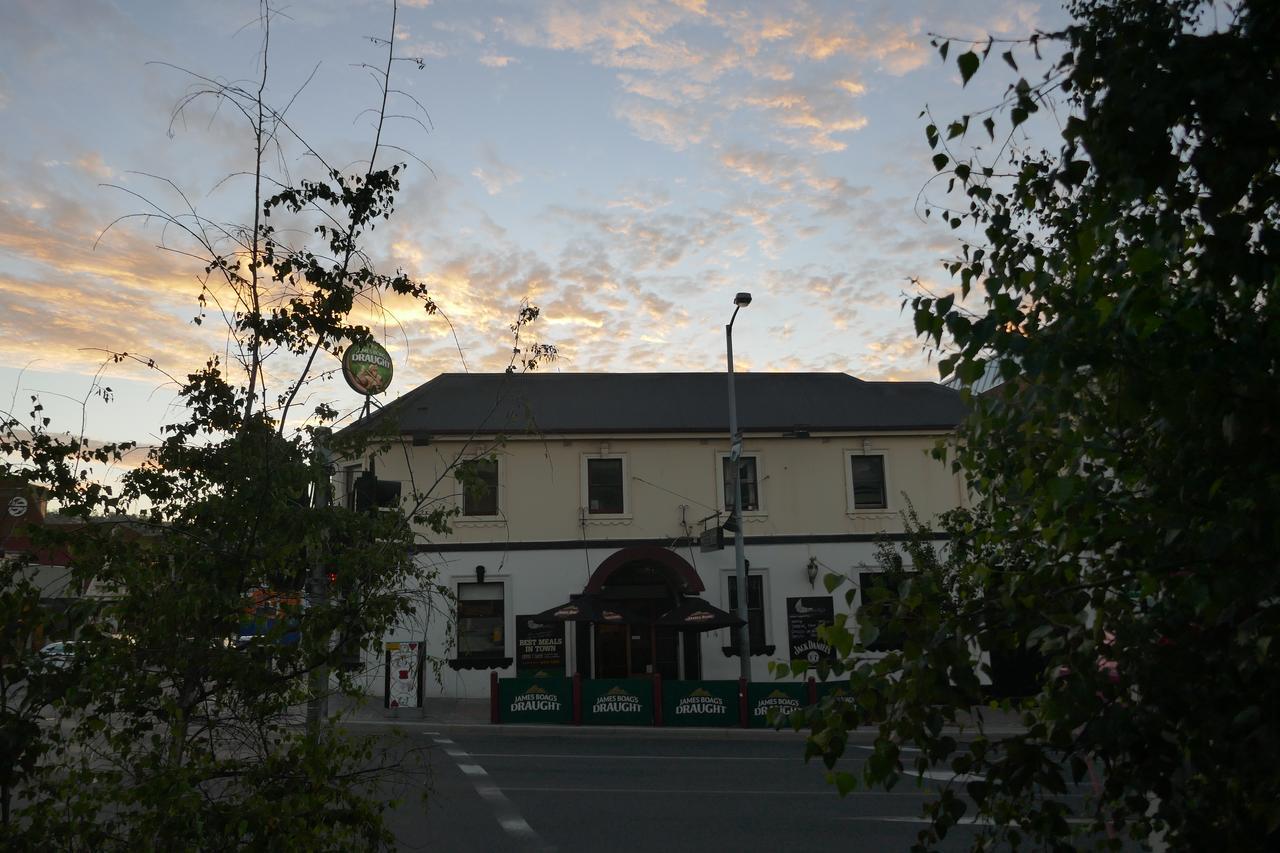 Okeefes Hotel Backpackers Launceston Eksteriør billede